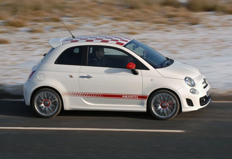  Abarth 500 2009 года  (UK) (фото 14 из 43)